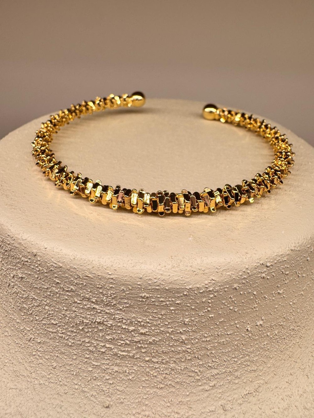 Tırtıklı Çelik Kelepçe Bileklik Gold