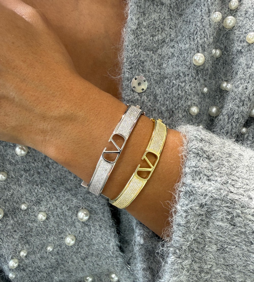 V Bracelet