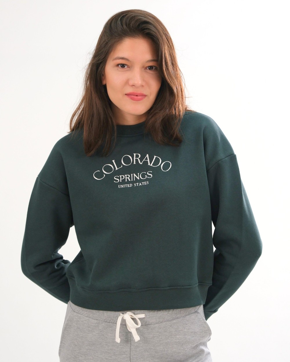  Kadın Nakış Detaylı Üç İplik Şardonlu Sweatshirt
