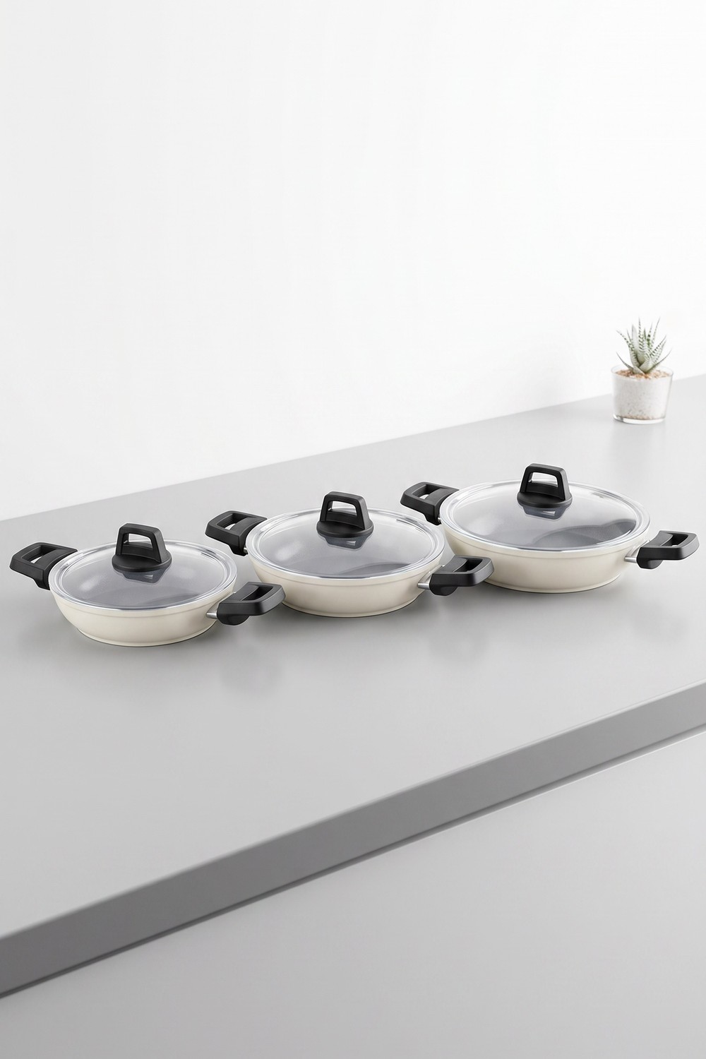 Taç Master Ceramica Cam Kapaklı 6 Parça Seramik Sahan Seti Beyaz (18-20-22 cm)