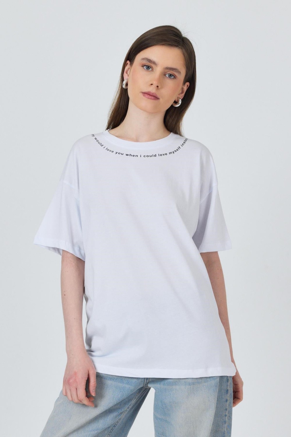 Beyaz Yaka Yazı Baskılı Oversize Pamuklu Tişört 2150-34M