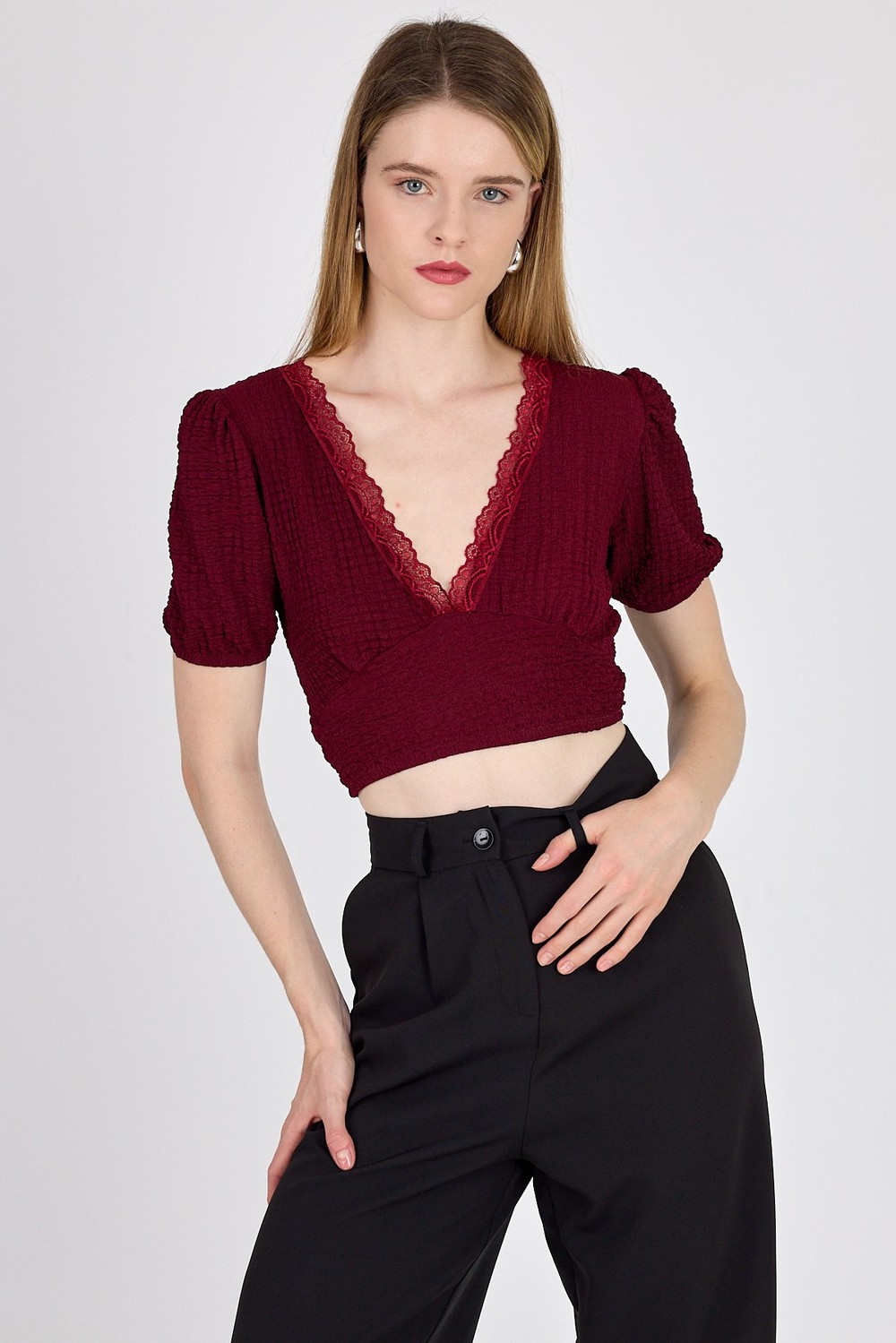 Bluz-Bordo Dantel Detaylı Bürümcük Kumaş Crop Bluz 2231-rulem
