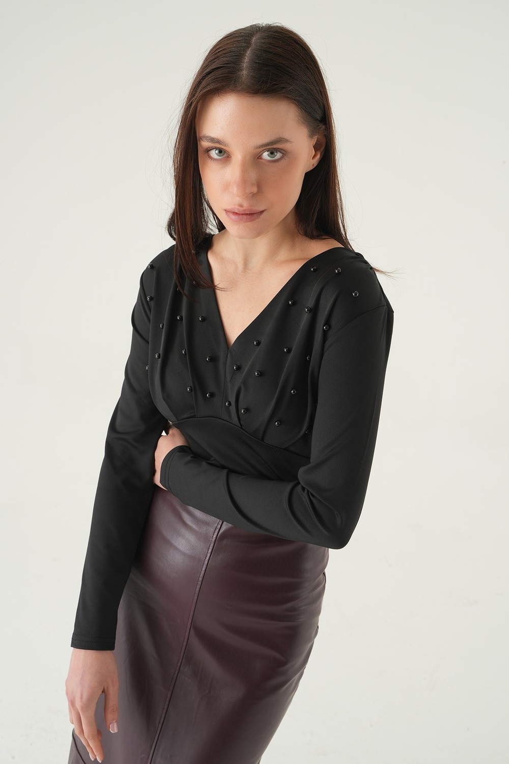 Bluz-V Yaka Ön İncili Bluz 8391A Siyah -rulem