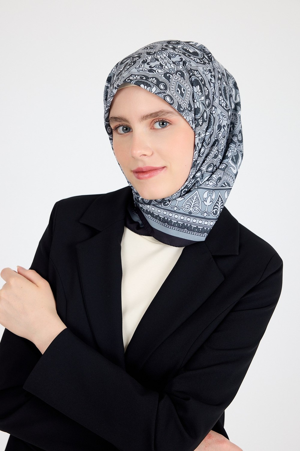 Eşarp-Siyah Etnik Desenli Eşarp 3013-rulem