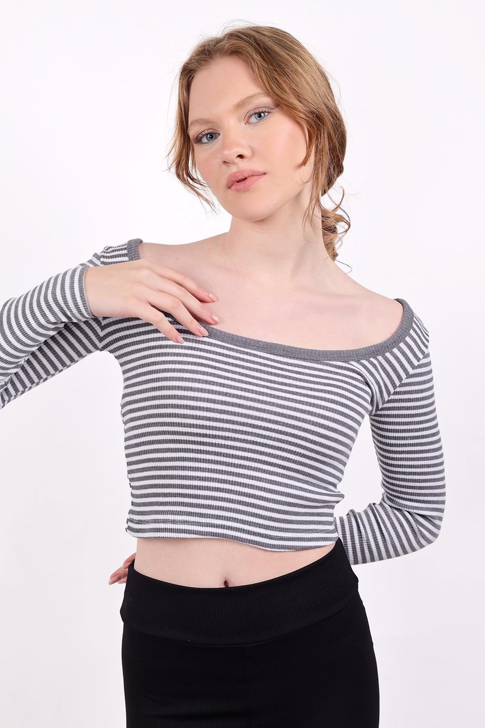 Gri Kare Yaka Çizgili Crop Bluz 9904