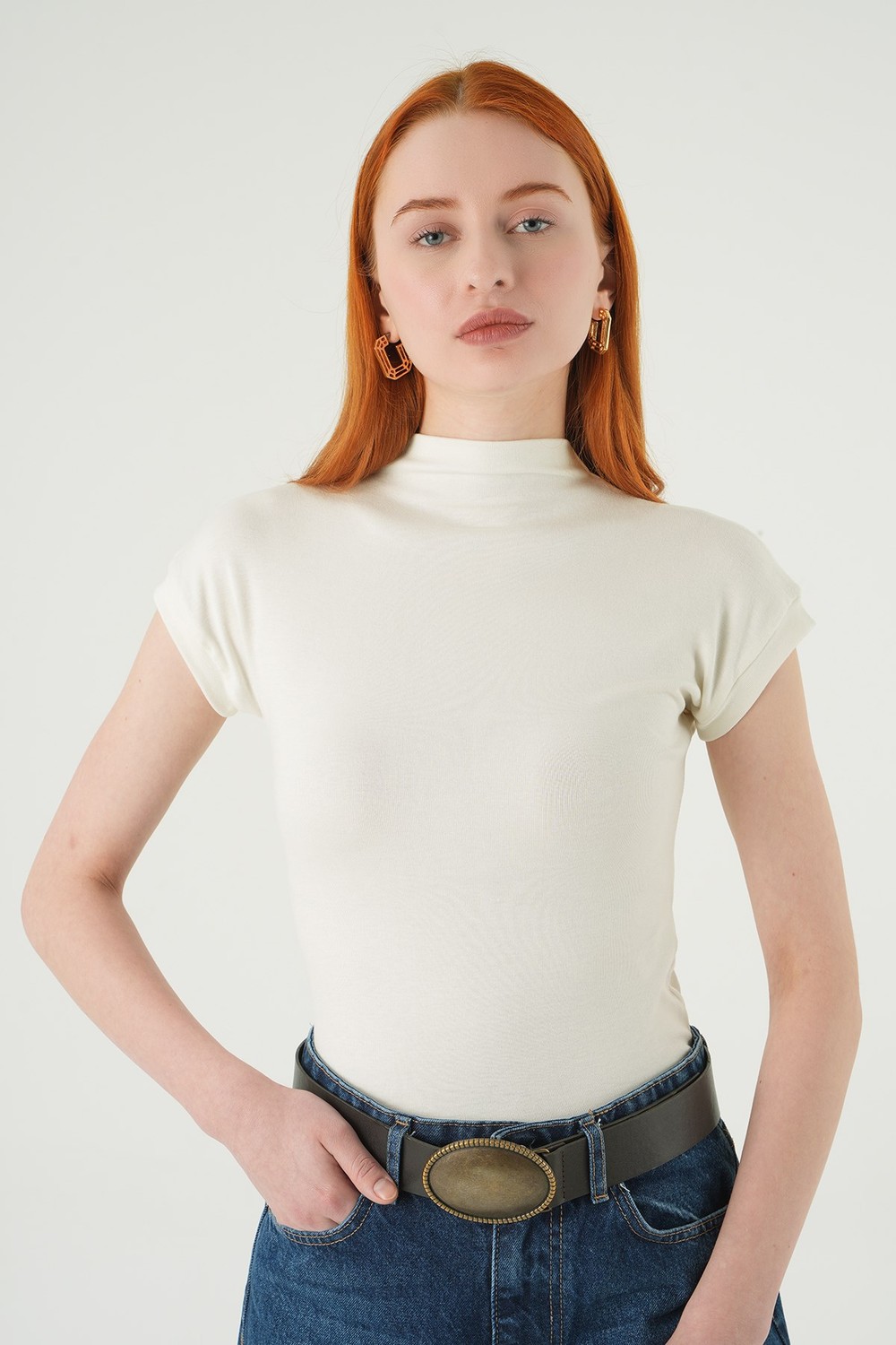 Kadın Body-Ekru Dik Yaka Kısa Kol Body 8174A-rulem