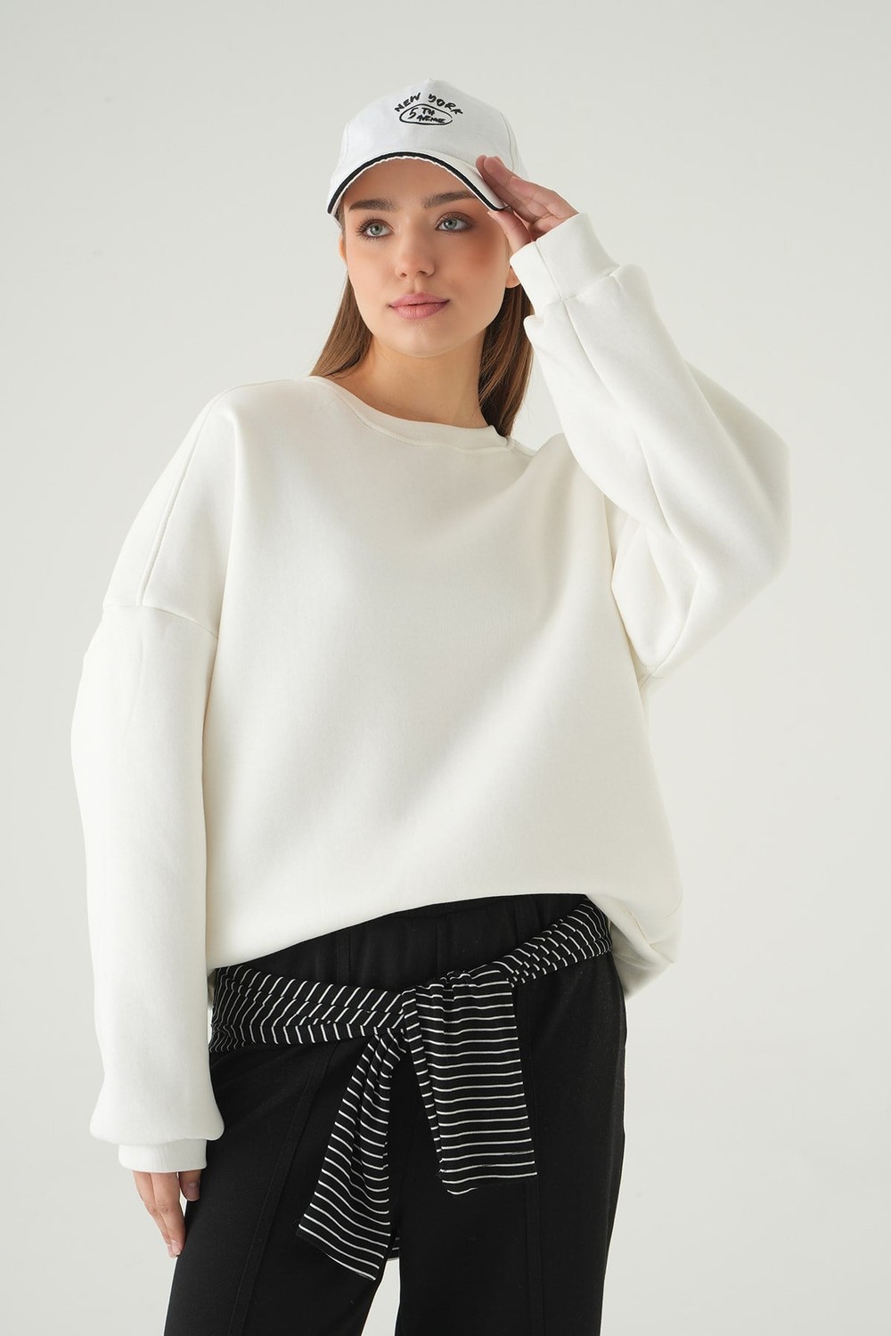 Kadın Sweatshirt-Bisiklet Yaka Sweat 1029 Beyaz -rulem