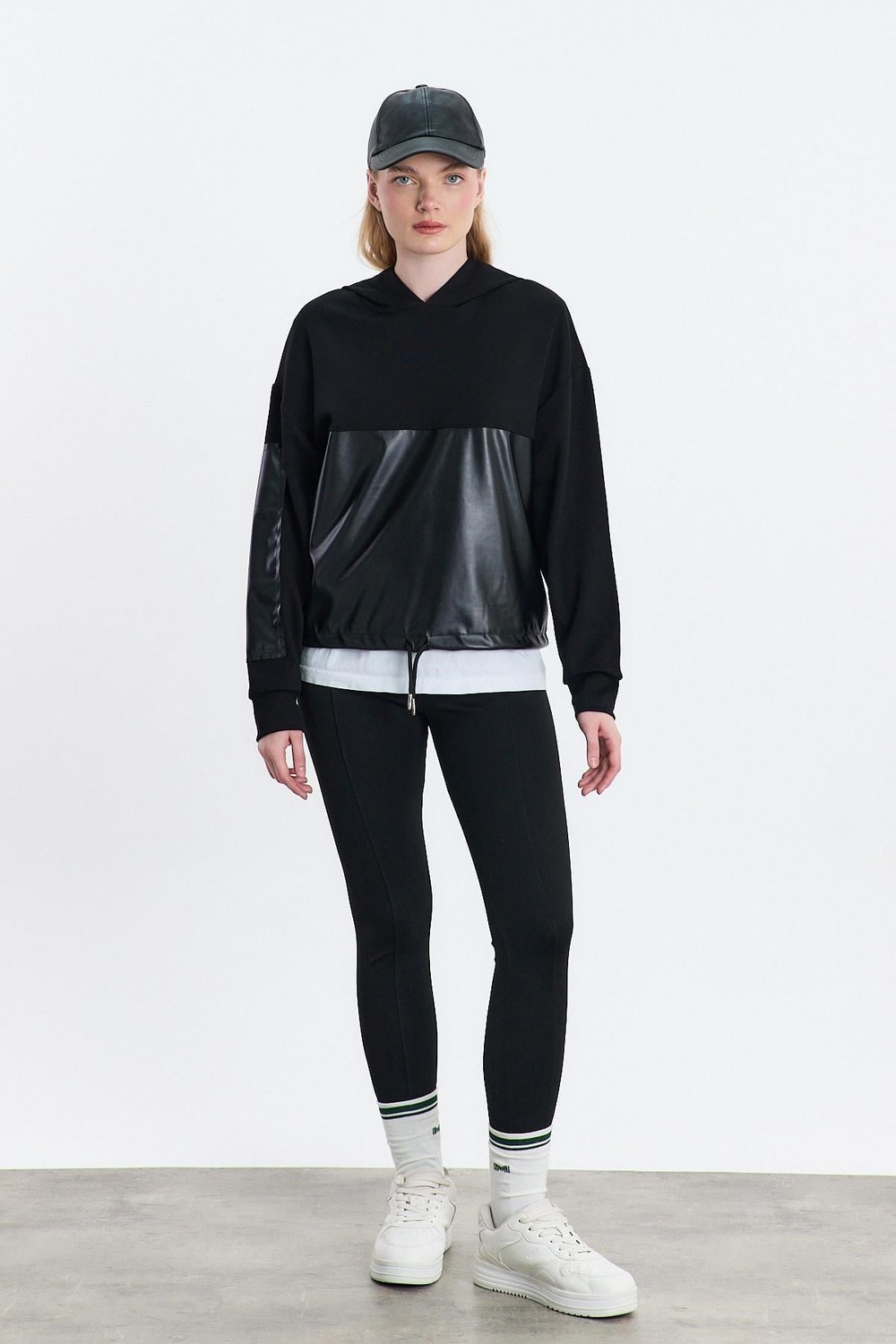 Kadın Sweatshirt-Kapüşonlu Deri Detay Oysho Sweat 3012 Siyah -rulem
