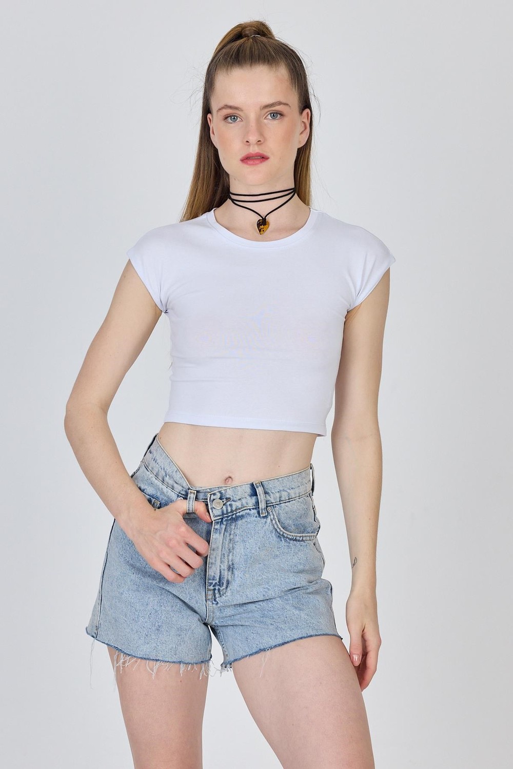 Kadın Tişört-Beyaz Bisiklet Yaka Pamuklu Slim Fit Crop Tişört 9199M-rulem