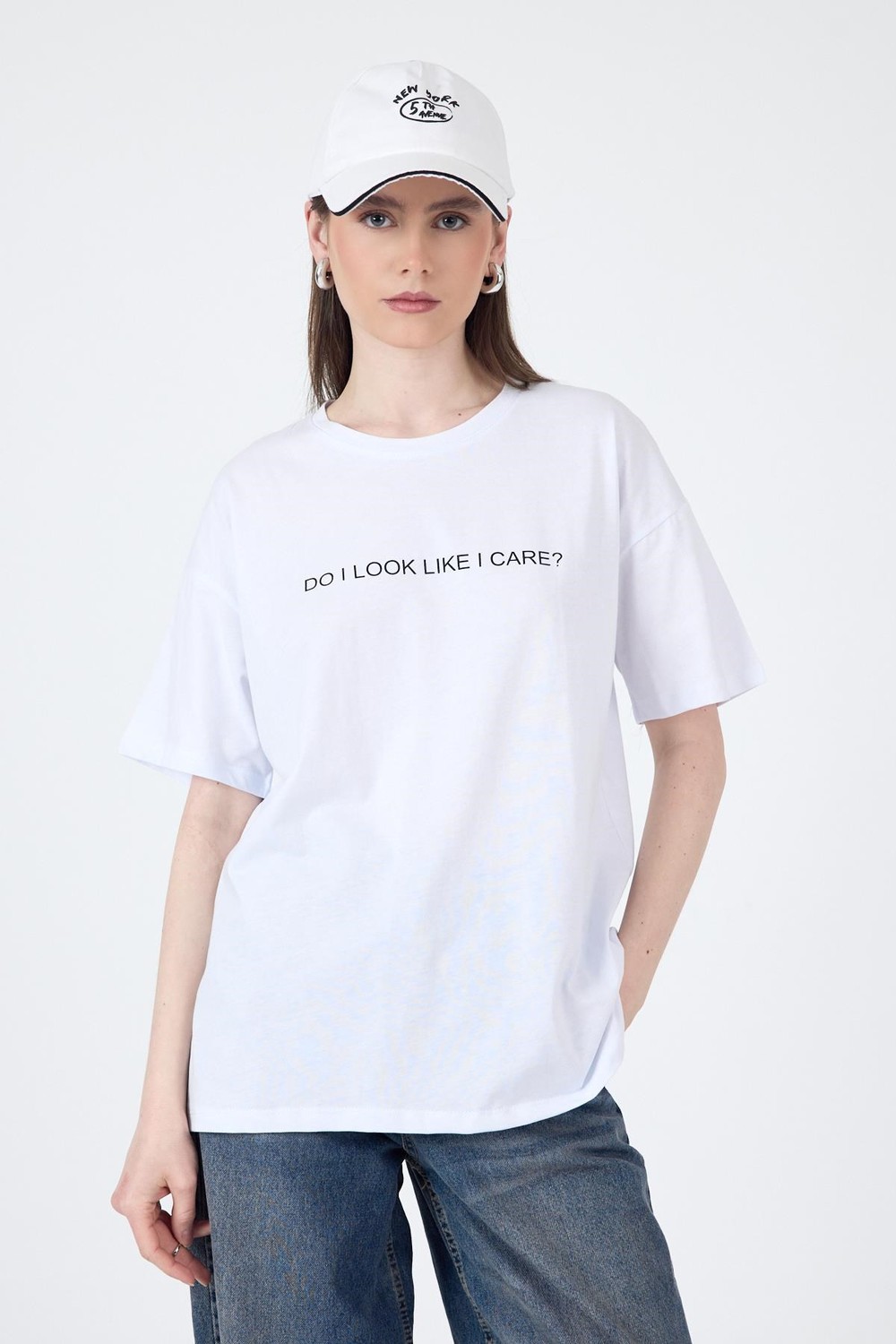 Kadın Tişört-Beyaz Yazı Baskılı Oversize Pamuklu Tişört 2150-5M-rulem