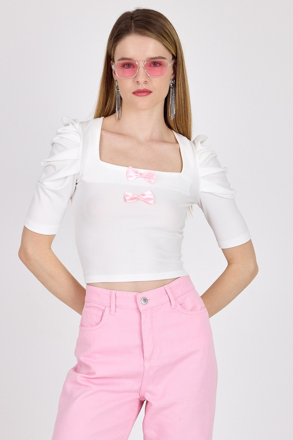 Kadın Tişört-Ekru Kare Yaka Fiyonk DetaylI Crop Bluz 1349-rulem