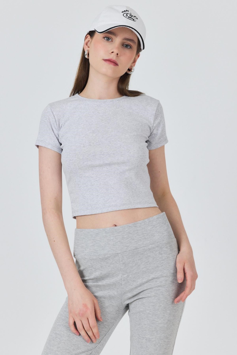 Kadın Tişört-Karmelanj Slim Fit Bisiklet Yaka Crop Tişört 3058-rulem