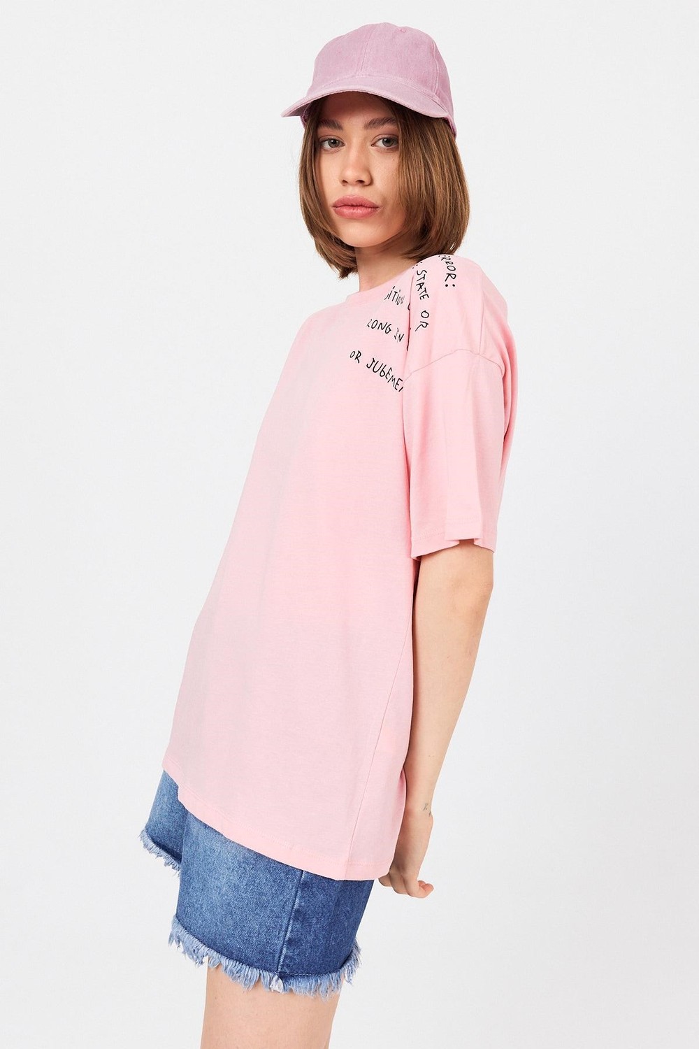 Kadın Tişört-Pembe Göğüs Yazı Baskılı Pamuklu Oversize Tişört 2150-31M-rulem