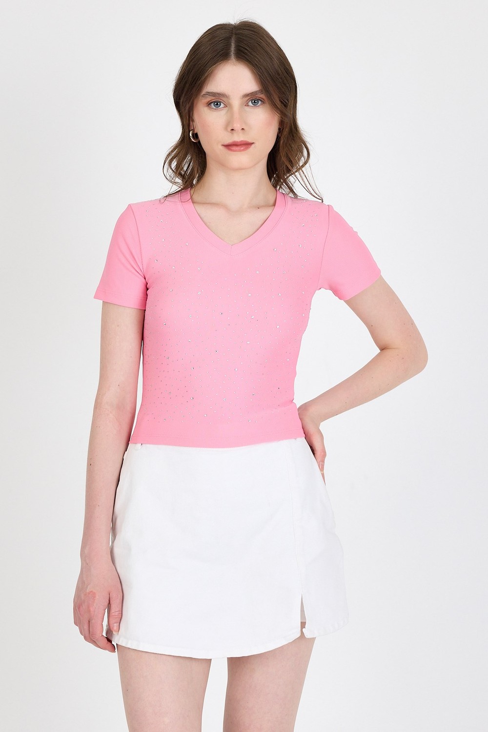 Kadın Tişört-Pembe Taş İşleme Detaylı V Yaka Slim Fit Tişört 0949-rulem