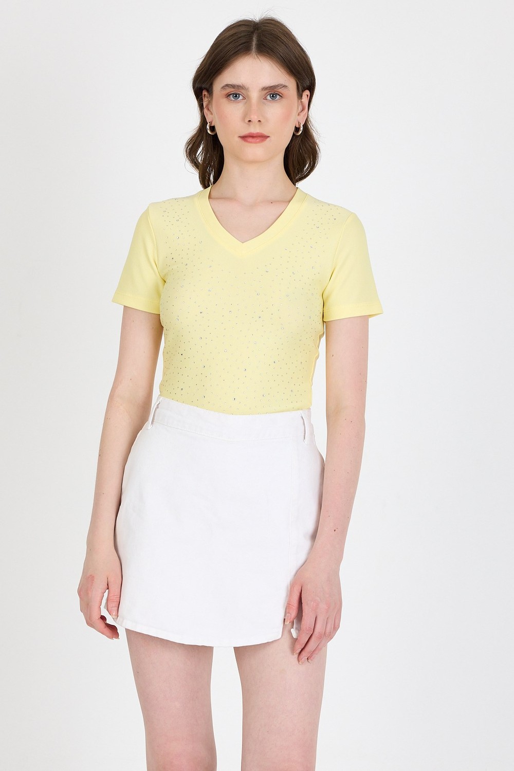 Kadın Tişört-Sarı Taş İşleme Detaylı V Yaka Slim Fit Tişört 0949-rulem