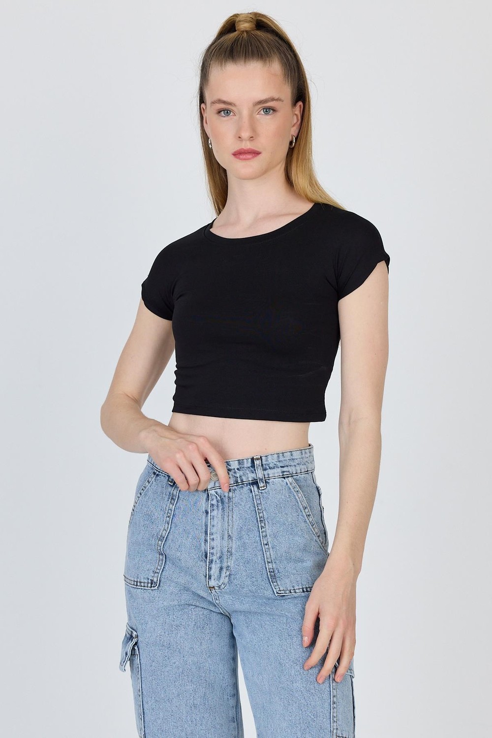 Kadın Tişört-Siyah Bisiklet Yaka Pamuklu Slim Fit Crop Tişört 9199M-rulem