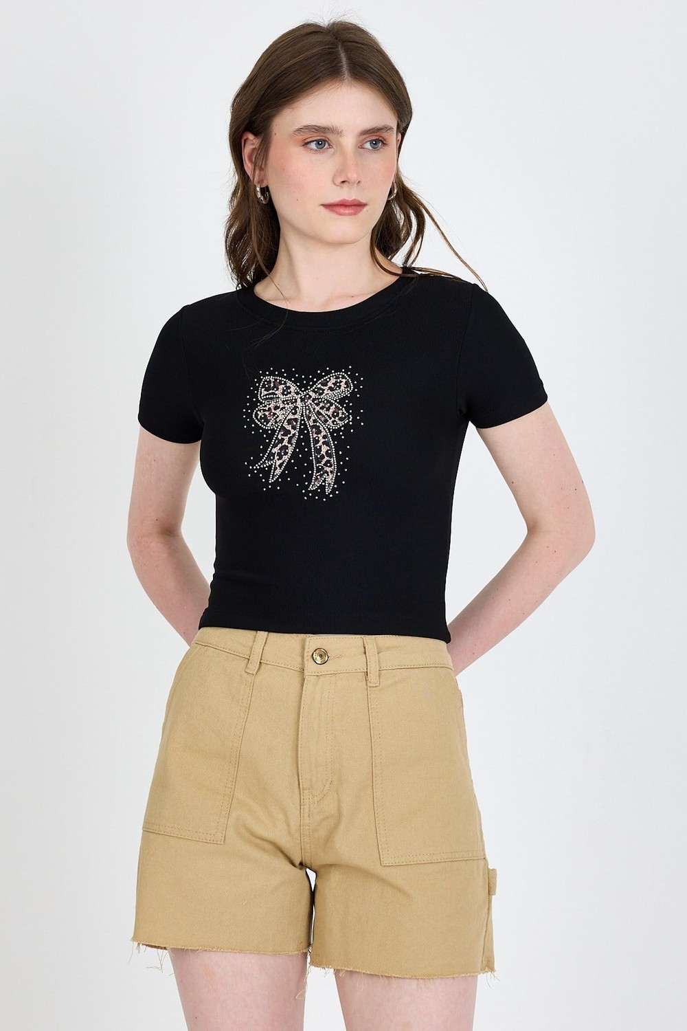 Kadın Tişört-Siyah Leopar Fiyonk Baskılı Taş Detaylı Slim Fit Crop Tişört 0549-1-rulem
