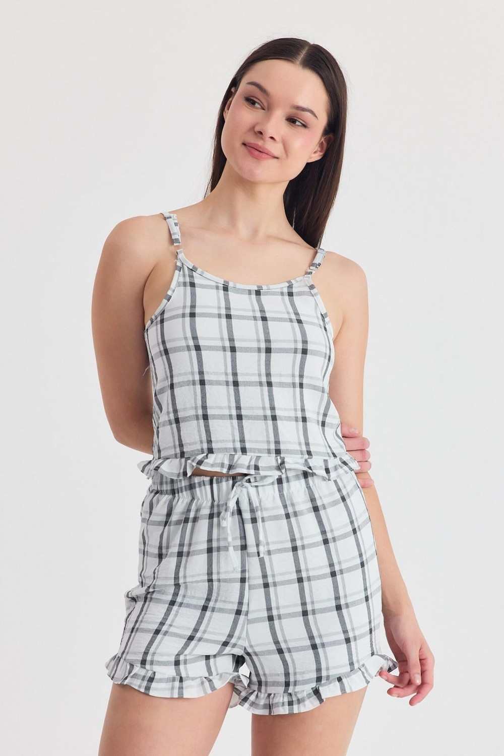 Pijama Takım-Siyah Ekose Desenli Fırfır Detaylı Şortlu Takım 4452-rulem