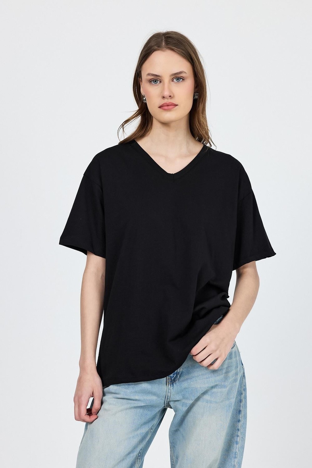 Siyah V Yaka %100 Pamuk Comfort Fit Tişört 2143M
