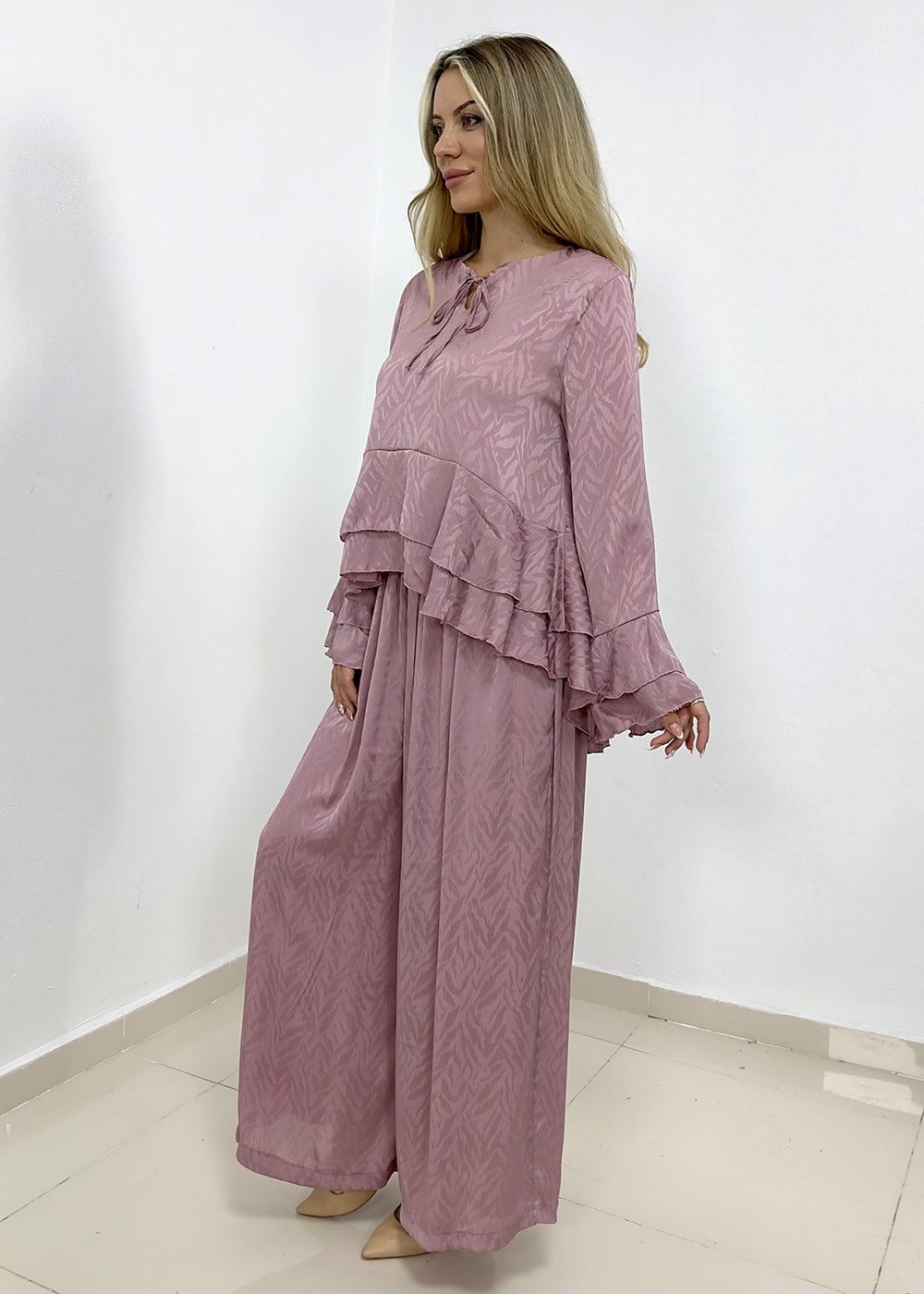 Yakası Bağlamalı Volan Detay Astarlı Krinkle Takım - Pembe