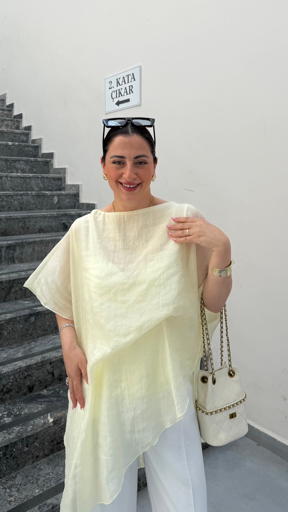 SARI PELERİNLİ BLUZ