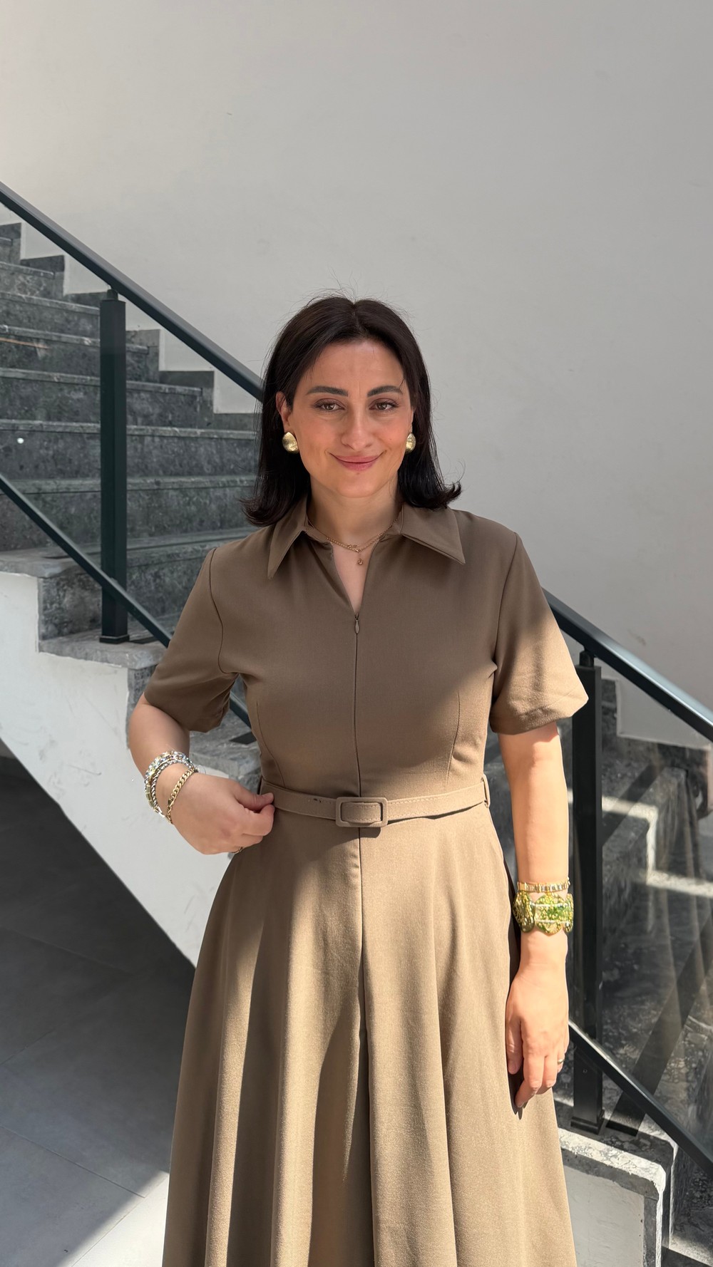 POLO YAKA  KEMERLİ ELBİSE VİZON