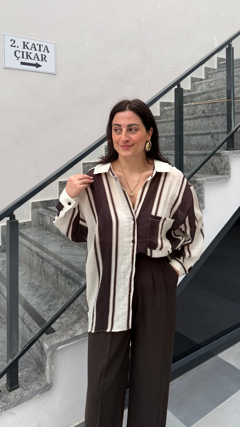 KAHVE ÇİZGİLİ NATÜR KUMAŞ GÖMLEK
