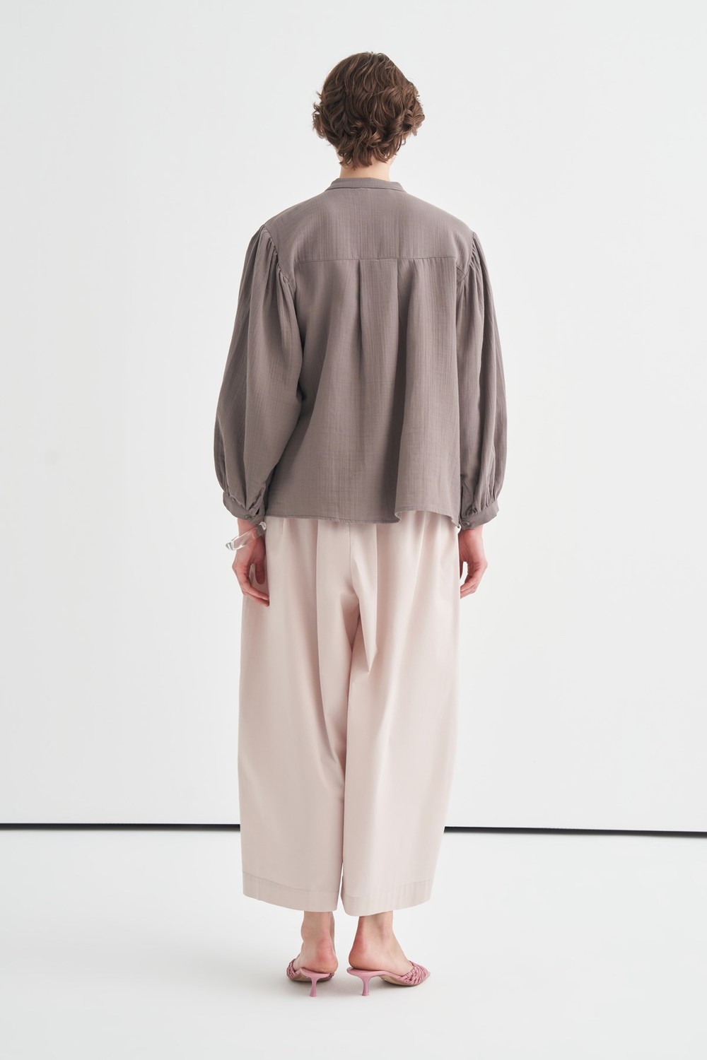 Mandarin Collar Gathered Muslin Shirt Anthratice