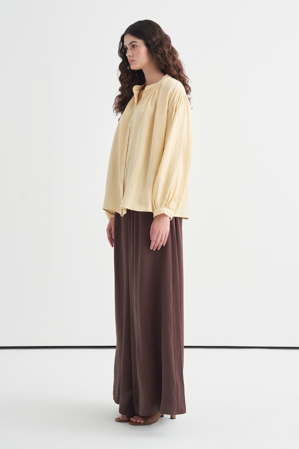 Mandarin Collar Gathered Muslin Shirt Butter