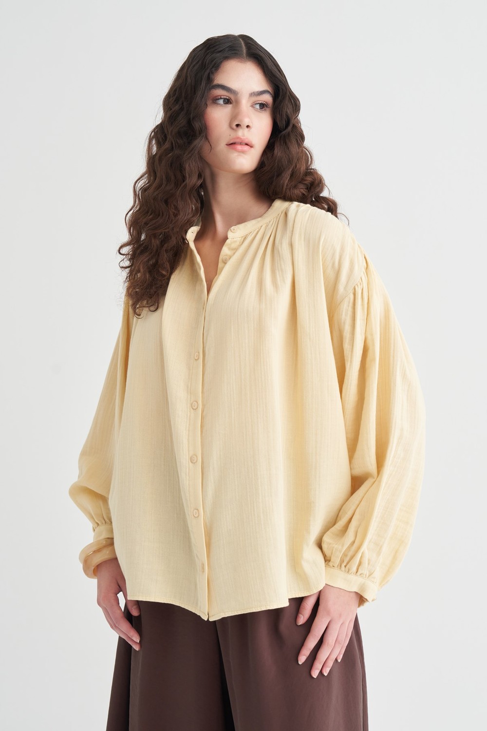 Mandarin Collar Gathered Muslin Shirt Butter