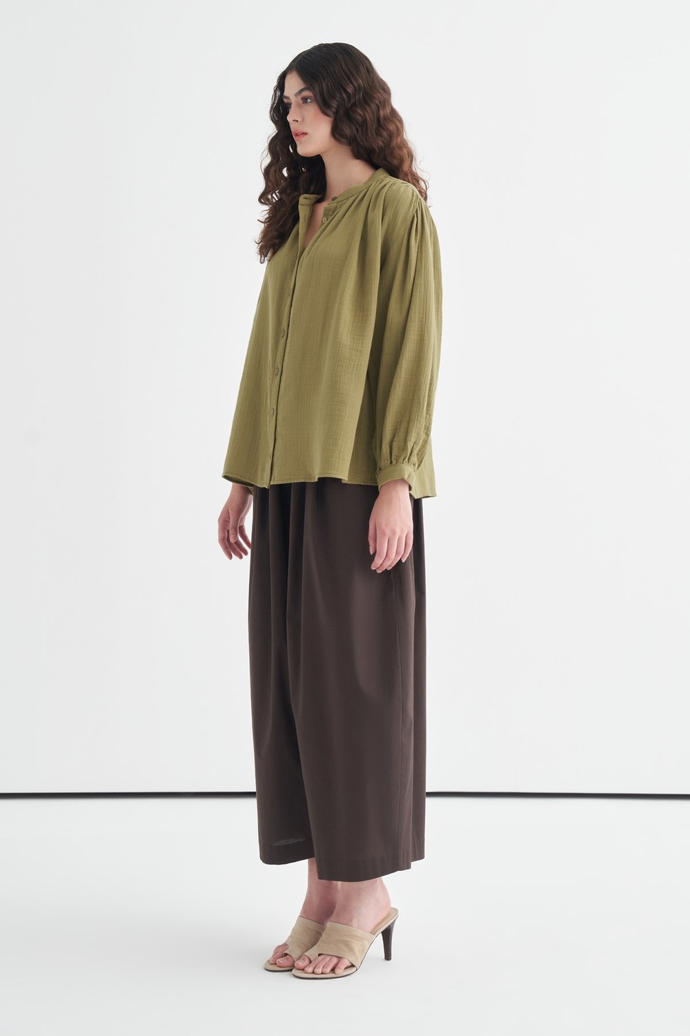 Mandarin Collar Gathered Muslin Shirt Olive