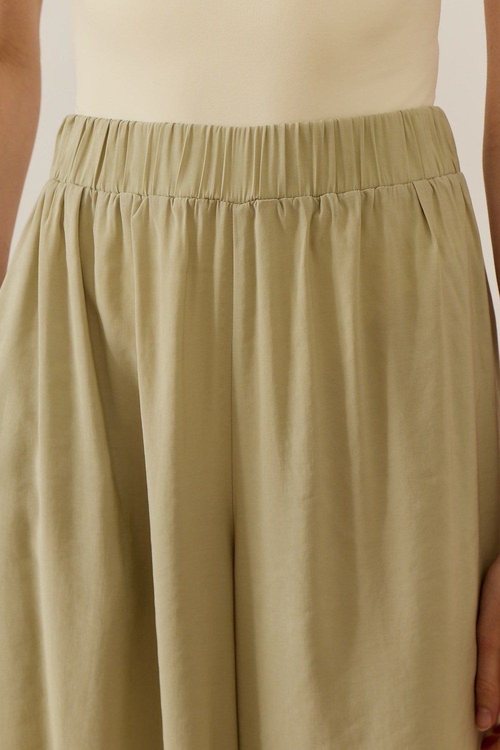 Kater Elastic Waist Pants Black Soft Green