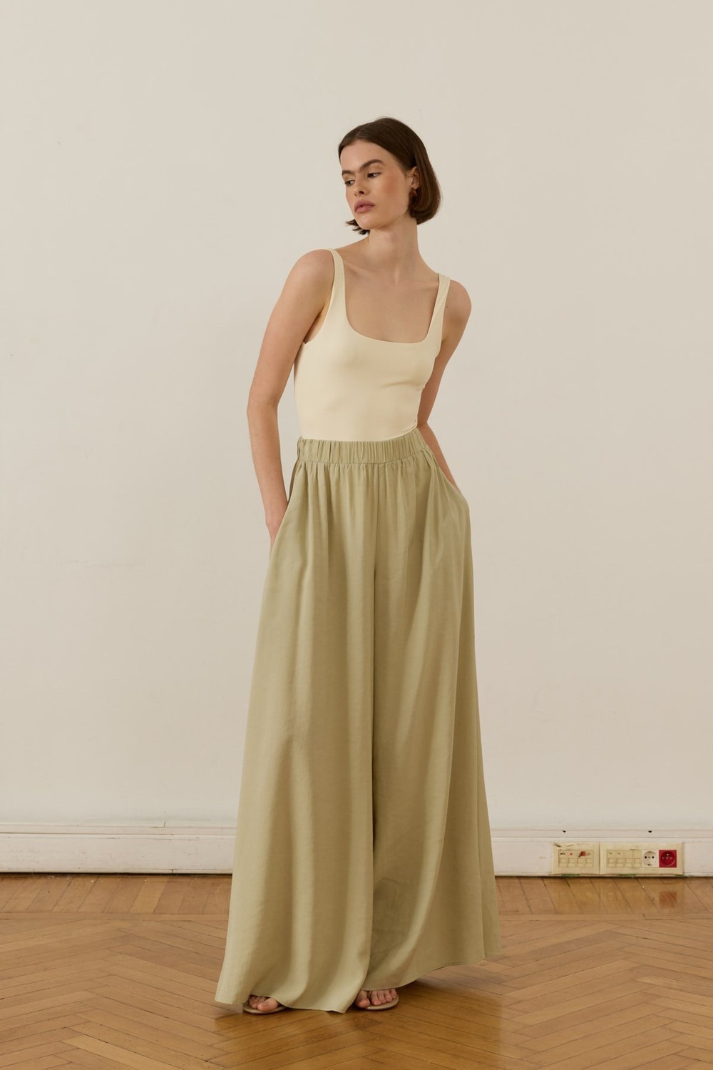 Kater Elastic Waist Pants Black Soft Green