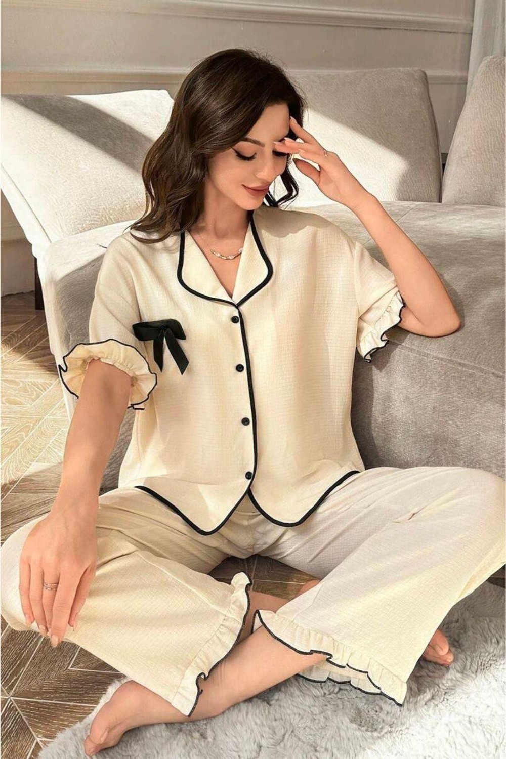Bella Notte Bej Kısa Kollu Fiyonk Detaylı Düğmeli Pijama Takımı 7317