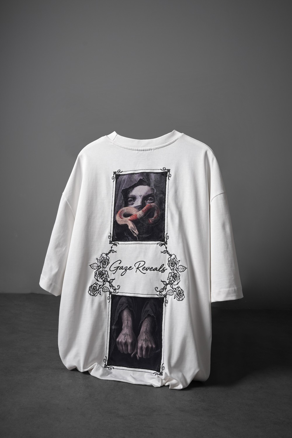 Erkek Beyaz Gaze Reveals Kadife Patch Oversize Tshirt
