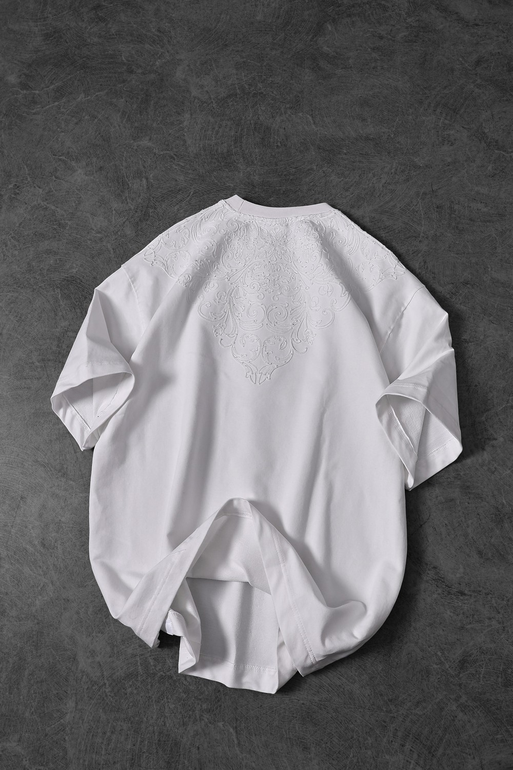 Erkek Beyaz Goodly Yaka Nakışlı Tona Ton Oversize Tshirt