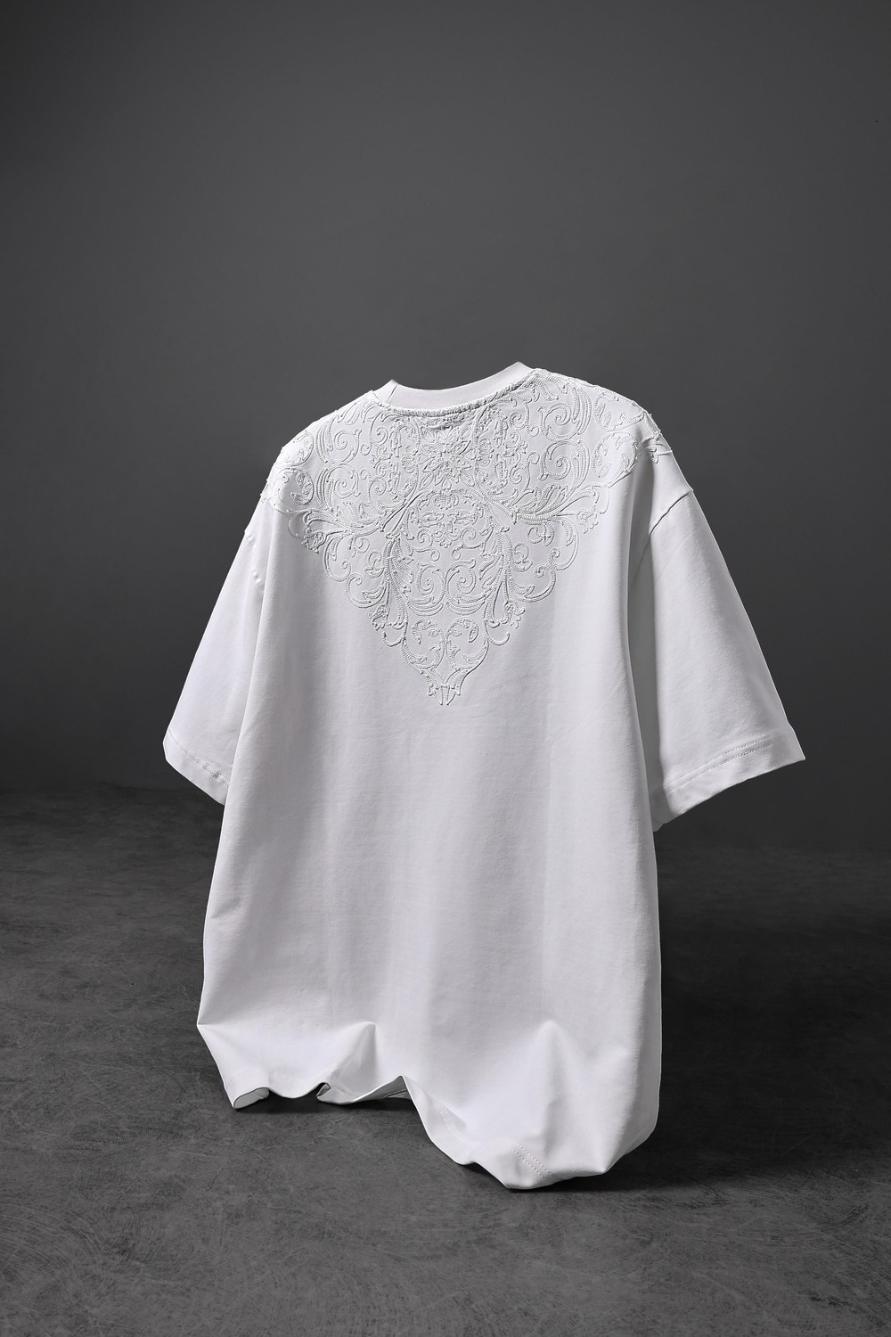 Erkek Beyaz Goodly Yaka Nakışlı Tona Ton Oversize Tshirt