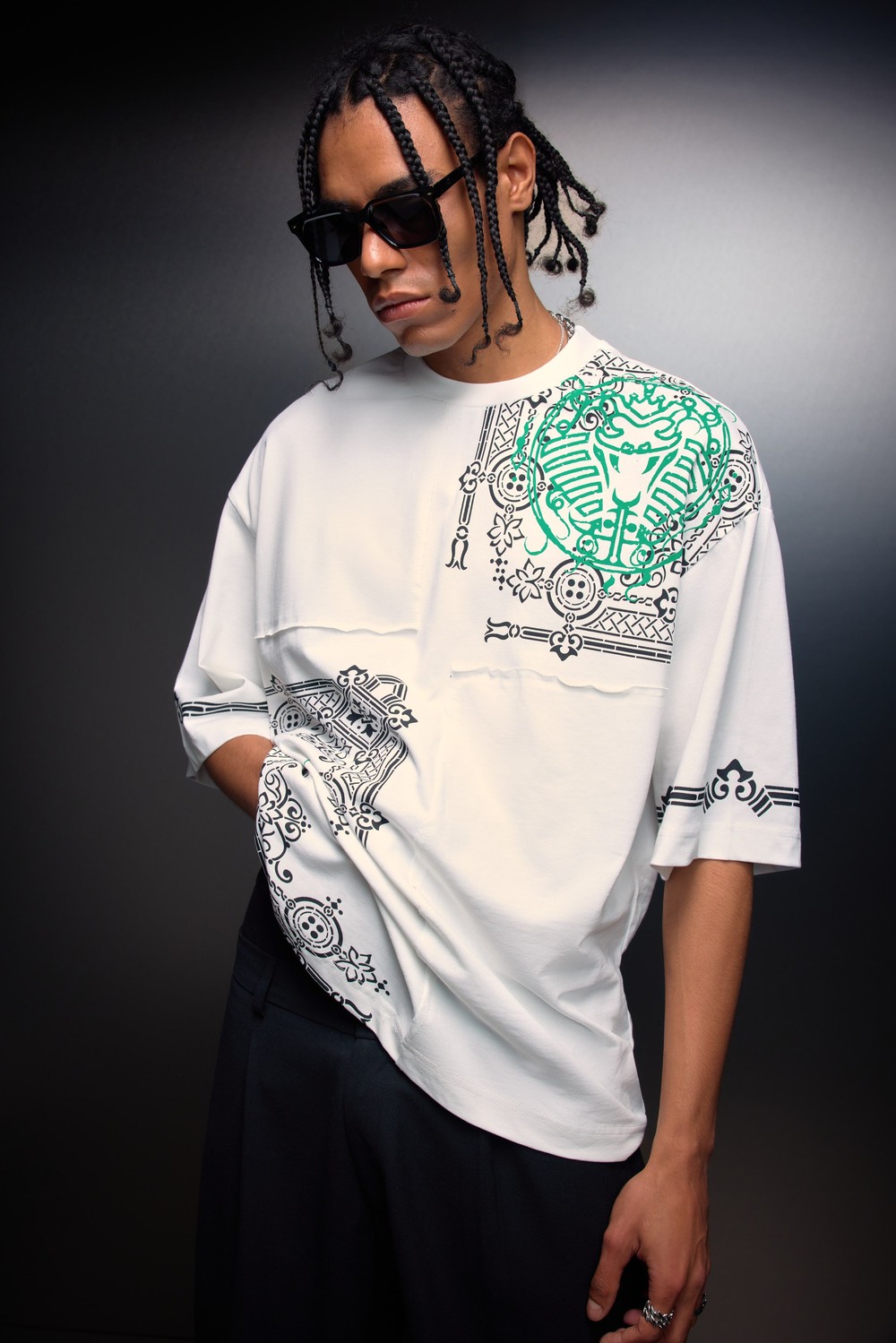 Erkek Beyaz Regulan Kabartma Baskılı Oversize Tshirt