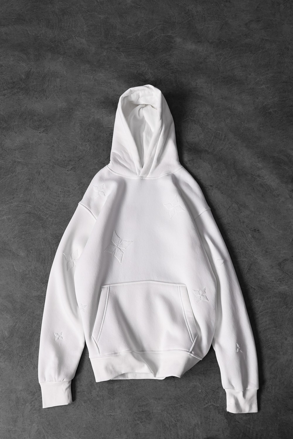 Erkek Beyaz Tona Ton Nakışlı Oversize Kapüşonlu Sweatshirt