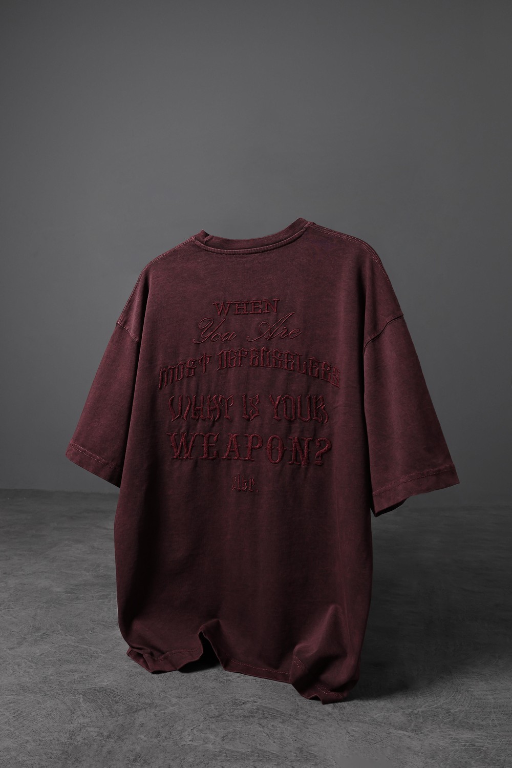 Erkek Bordo Whats Your Weapon? Nakışlı Özel Yıkamalı Oversize Tshirt
