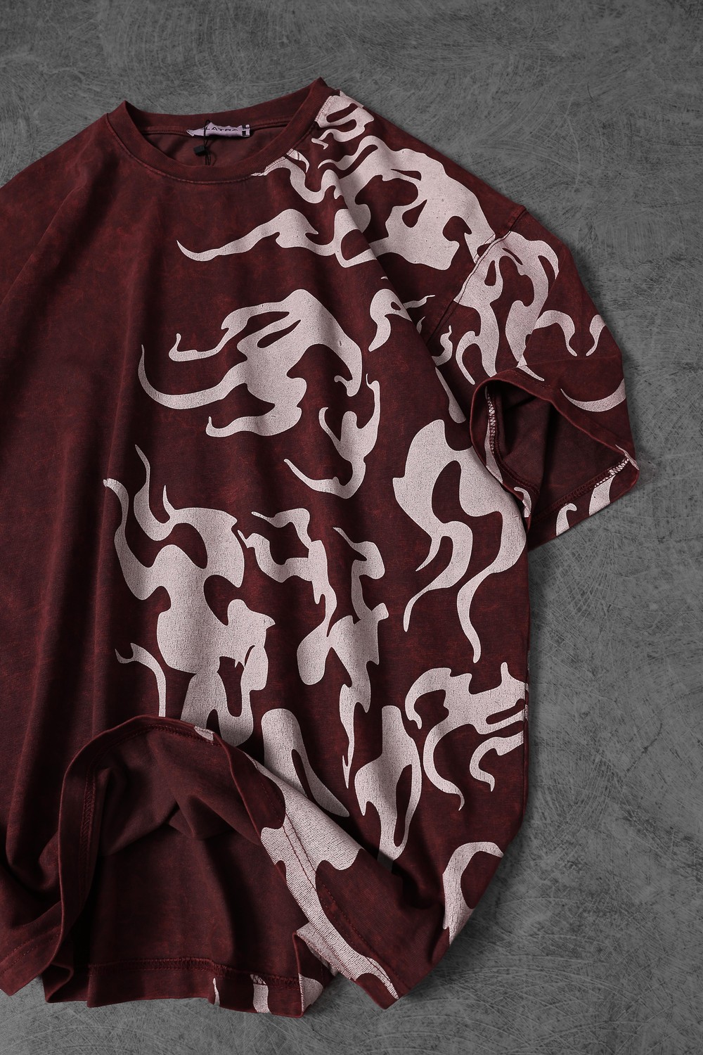 Erkek Bordo Yazılı Yan Baskı Özel Yıkamalı Kumaş Oversize Tshirt
