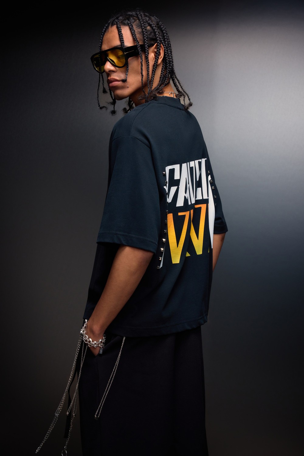 Erkek Siyah Favela Baskılı Zımbalı Box Fit Tshirt