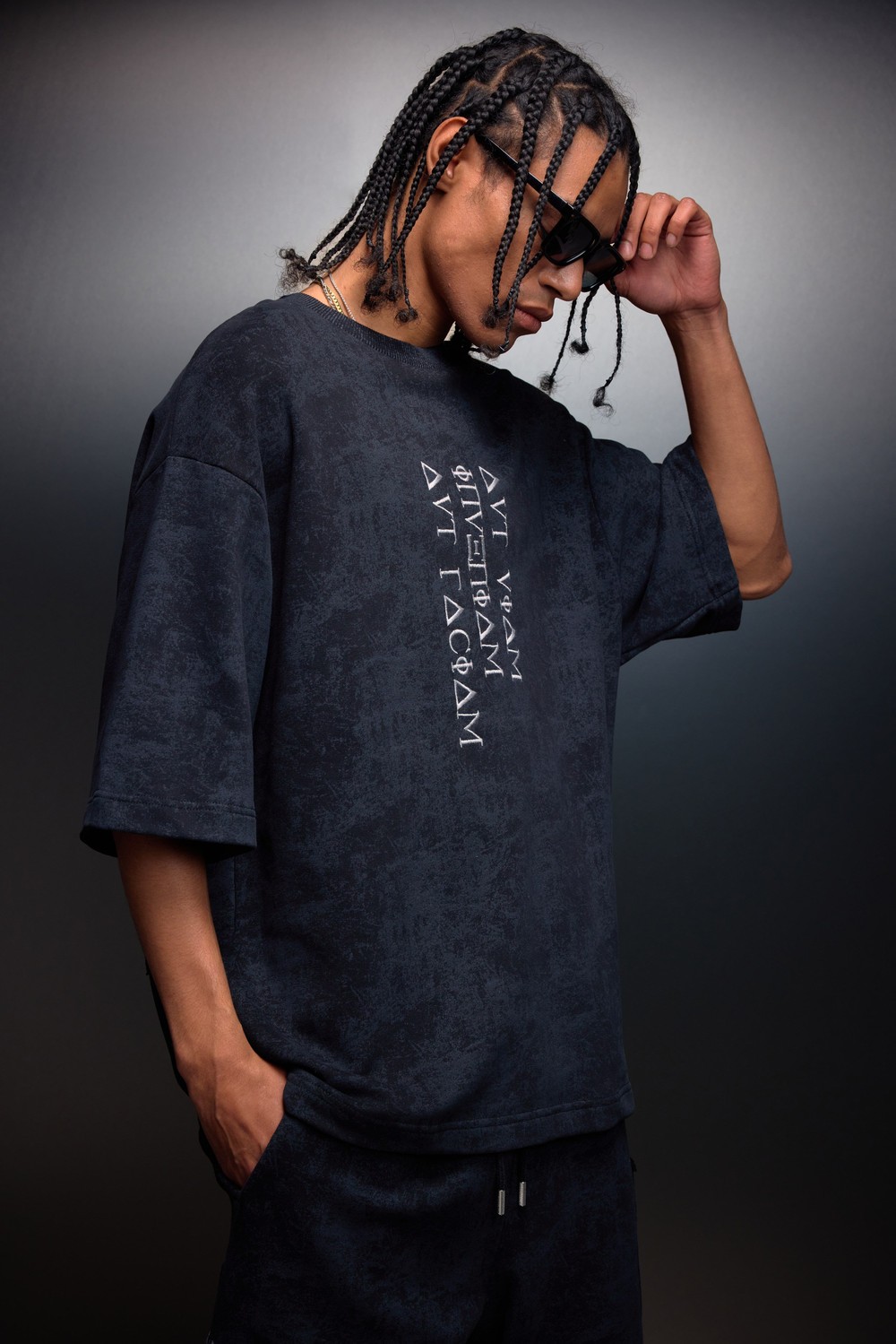 Erkek Siyah İnveniam Patchli Oversize Yıkama Efektli Tshirt