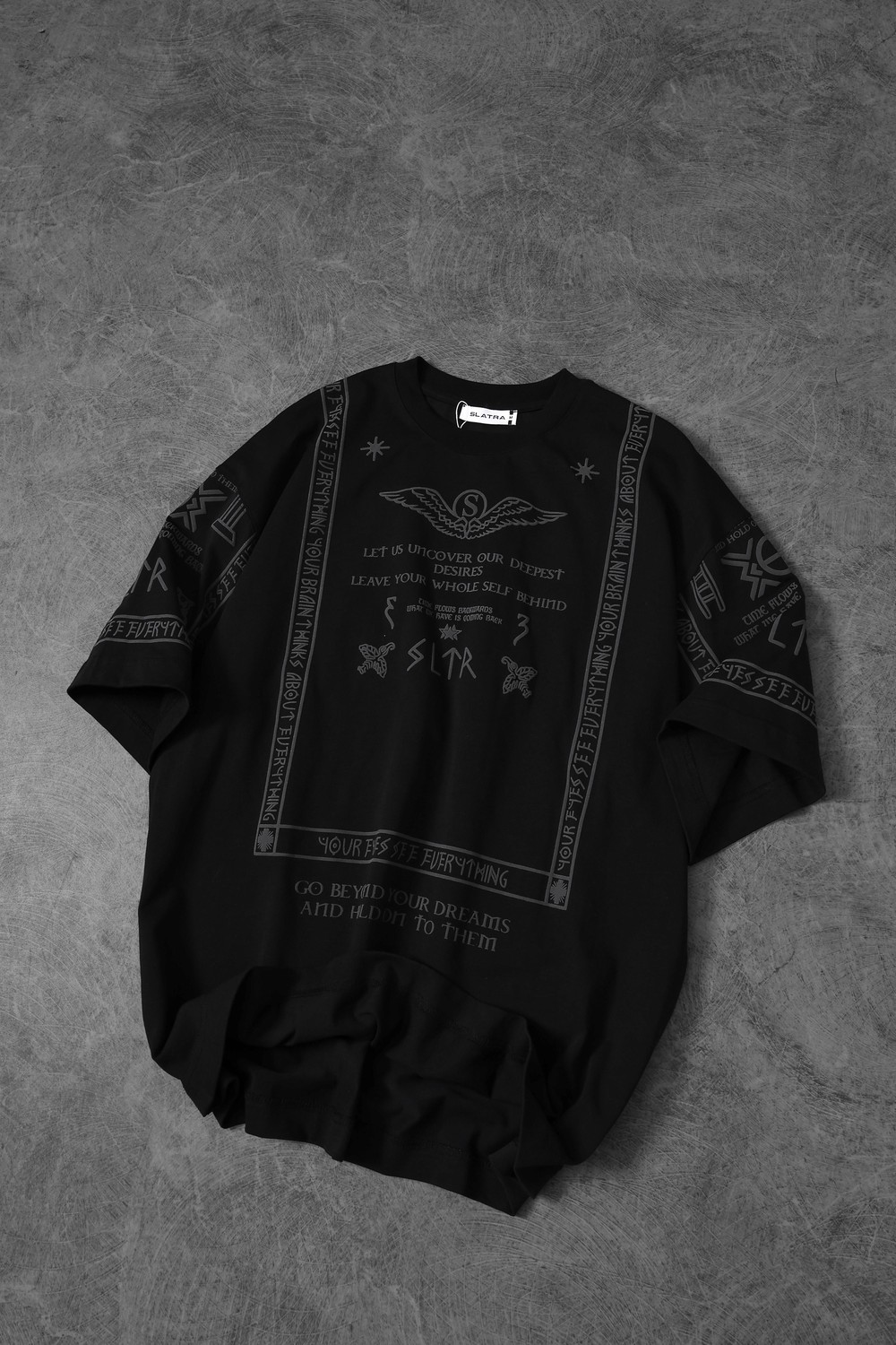 Erkek Siyah Kabartma Baskı Oversize Tshirt