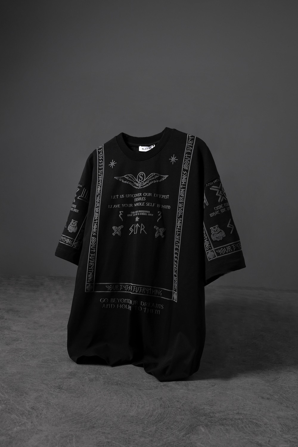 Erkek Siyah Kabartma Baskı Oversize Tshirt