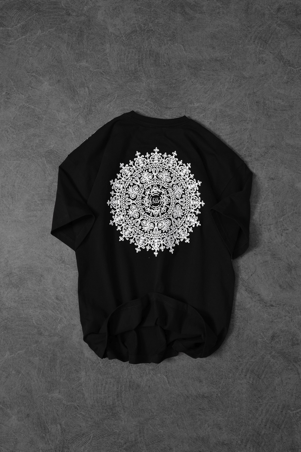 Erkek Siyah Omuz ve Sırt Nakışlı Oversize Tshirt