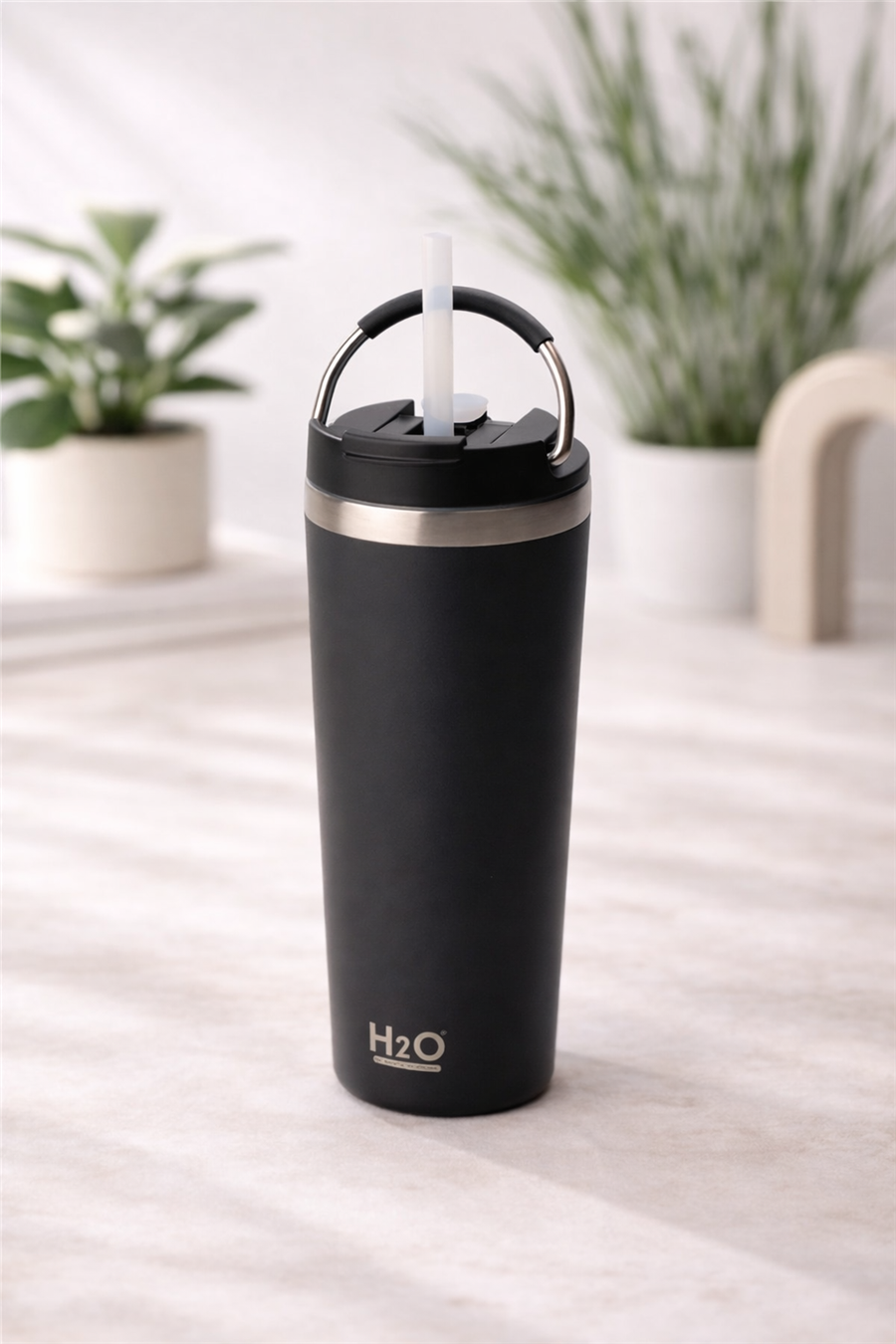 H2O Kulplu Çelik Pipetli Termos Kupa 660 ml – Siyah