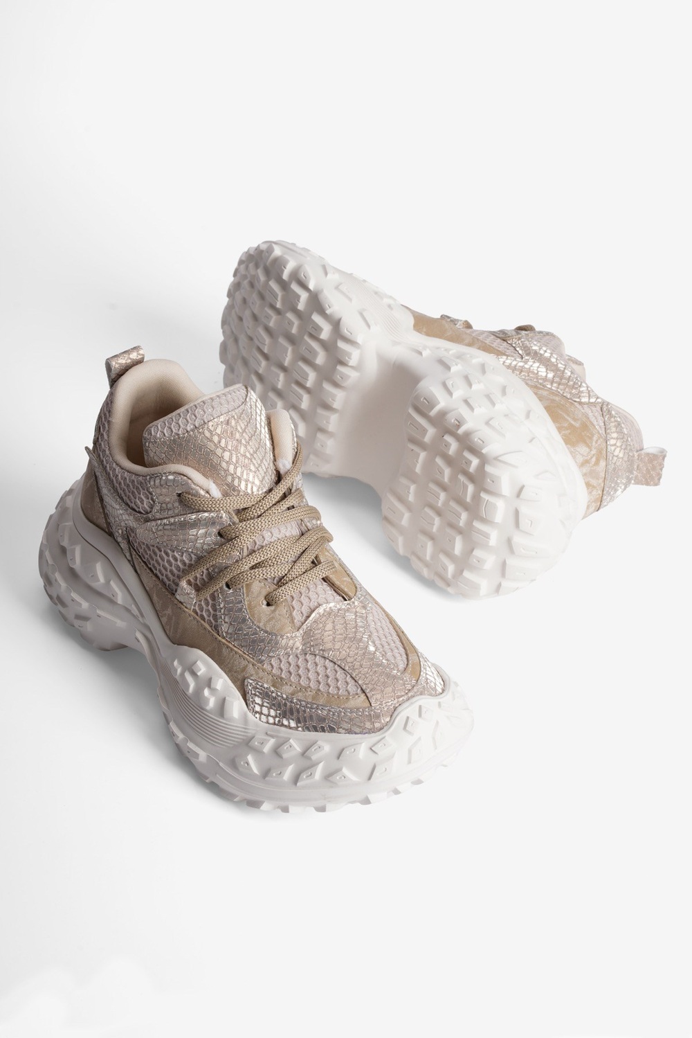 Kadın Sneaker Kalın Taban Gold Yılan Baskı Detaylı Bağcıklı Spor Ayakkabı Stellix Bej