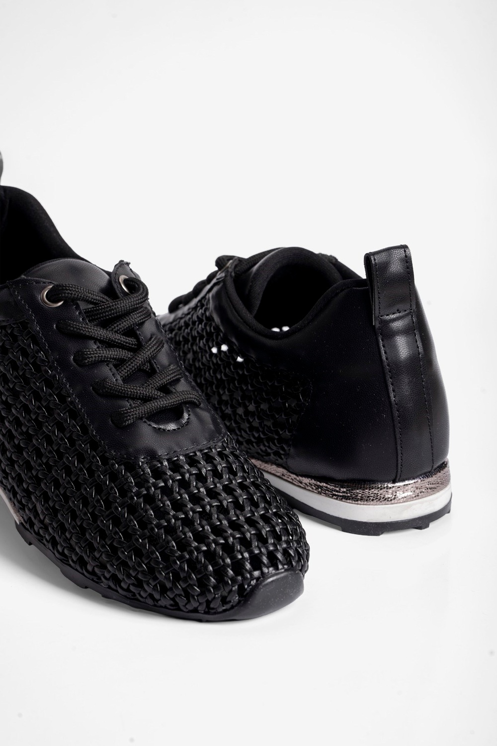 Kadın Sneaker Örgülü Gümüş Detaylı Bağcıklı Spor Ayakkabı Nessa Siyah