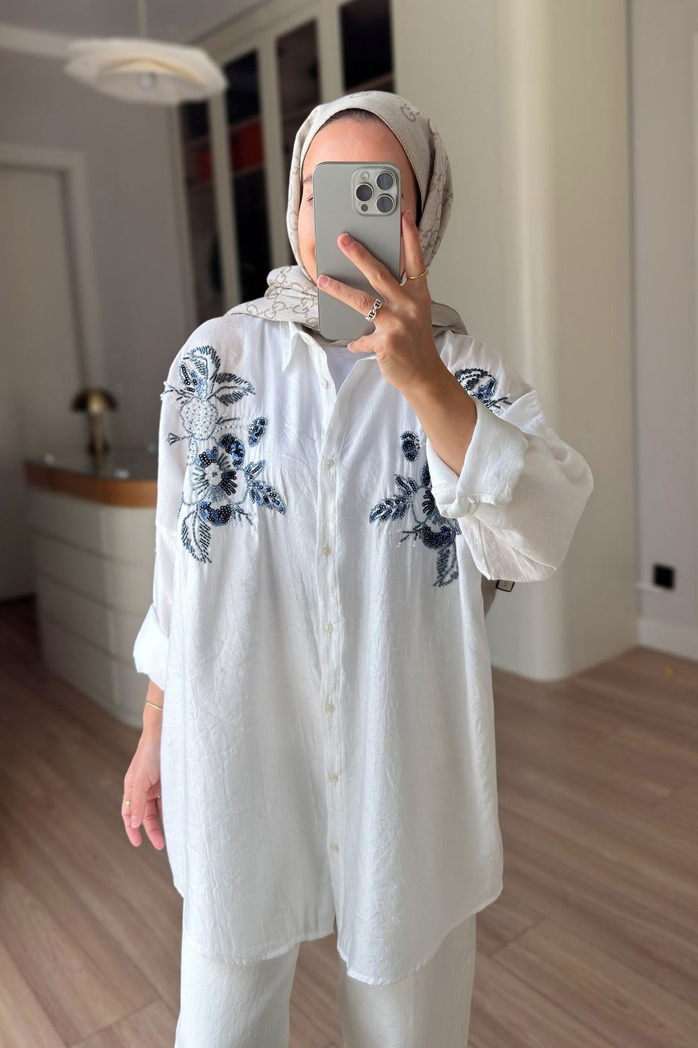 Çiçek Motifli Oversize Gömlek - Beyaz